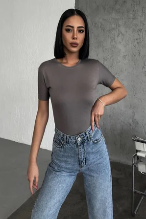 Rahat Ve Şık Kısa Kollu Bisiklet Yaka Likralı Viskon Penye Body Füme ( Lisinya )