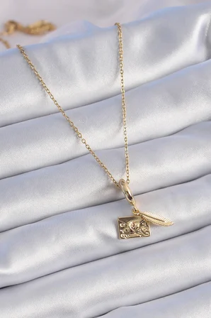 316L Çelik Gold Renk Kalp Detay Mektup Figür Charm Model Kadın Kolye - Lisinya