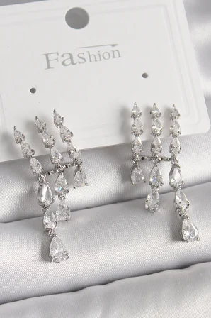 Pirinç Gümüş Renk Zirkon Taşlı Yağmur Model Kadın Küpe - Lisinya