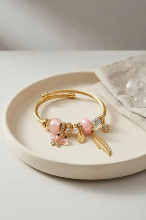 Kelebek Model Gold Renk Pembe Charmlı Bileklik - Lisinya