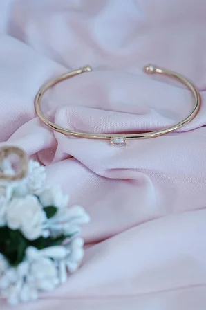 Gold Renk Kelepçe Model Zirkon Taşlı Çelik Bileklik Kaliteli