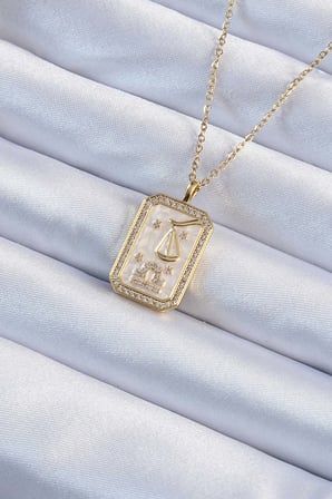 316L Çelik Zincir Gold Renk Zirkon Taşlı Çerçeveli Tarot Kolye - Lisinya