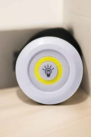 Spot Lamba Led Işık 3'lü Uzaktan Kumandalı Pilli Yapışkanlı Kablosuz - Lisinya