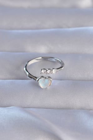 Pirinç Gümüş Renk Zirkon Taşlı Sedefli Kalp Model Ayarlanabilir Yüzük - Lisinya