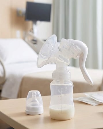 Manuel Süt Sağma Pompası Masaj Modlu Hafif Tasarımlı 180 ML - Lisinya