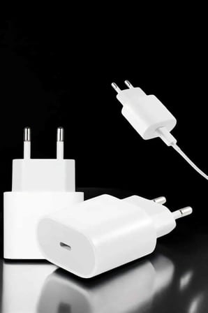 Güç Adaptörü ve Kablosu Şarj Aleti 15/15 Pro Max Uyumlu Hızlı Şarj - Lisinya
