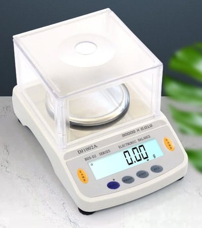 DJ602A Kefeli Hassas Terazi 3000 g Kapasiteli, 0.01 g Hassasiyetle Profesyonel Ölçüm ( Lisinya )