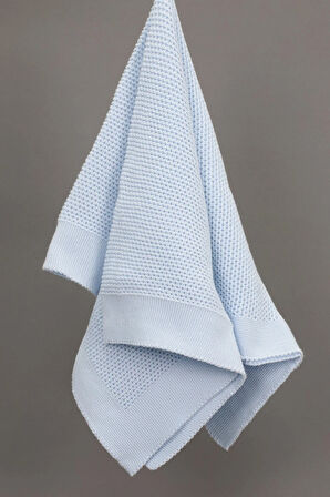 Liva Yumuşak Bebek Battaniyesi 80x100 cm Mavi Örgü Çocuk Battaniyesi – Dekoratif ve Nefes Alabilir