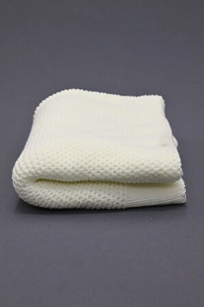 Liva Yumuşak Bebek Battaniyesi 80x100 cm Krem Örgü Çocuk Battaniyesi – Dekoratif ve Nefes Alabilir