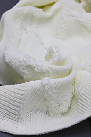 Yumuşak Örgü Battaniye Elmas 130x170 cm Krem | Tek Kişilik TV Battaniyesi – Dekoratif ve Hafif