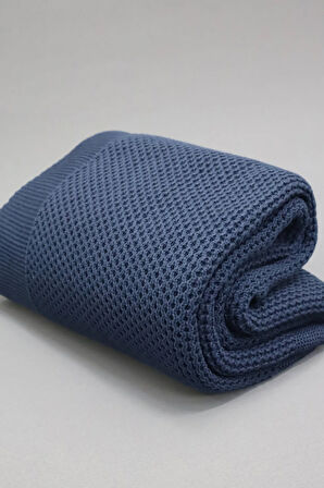 Yumuşak Örgü Battaniye Düz 130x170 cm İndigo | Tek Kişilik TV Battaniyesi – Dekoratif ve Hafif