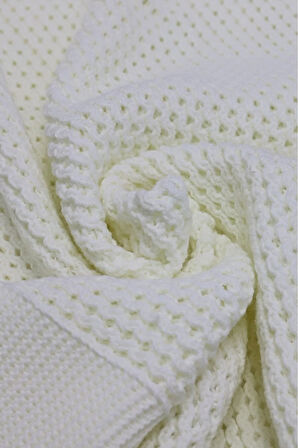 Yumuşak Örgü Battaniye Düz 130x170 cm Krem | Tek Kişilik TV Battaniyesi – Dekoratif ve Hafif