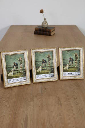 Dekoratif 3'lü Set Antik Desenli Gold 15x21 Ayaklı Plastik Fotoğraf Çerçevesi