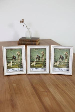 Dekoratif 3'lü Set Antik Desenli Gümüş 15x21 Ayaklı Plastik Fotoğraf Çerçevesi