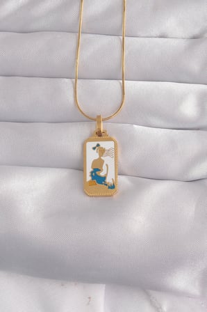 316L Çelik Gold Renk Beyaz Mineli Kız Figür Tarot Kolye - Lisinya