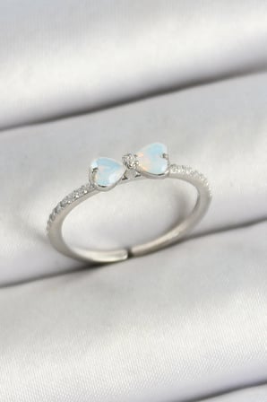 Pirinç Fiyonk Figürlü Zirkon Taşlı Gümüş Renk Ayarlanabilir Kadın Yüzük - Lisinya