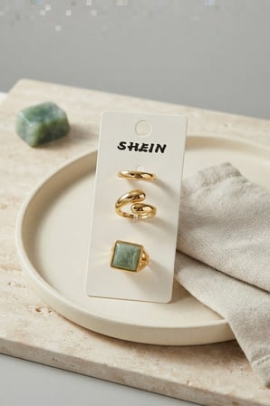Gold Renk Pirinç 3'lü Yeşil Taşlı Detaylı Vintage Kadın Yüzük Kombini BYK4294 - Lisinya