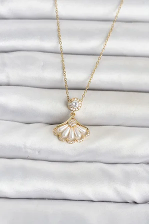 316L Çelik Zincir Gold Renk Yelpaze Model Kadın Kolye - Lisinya