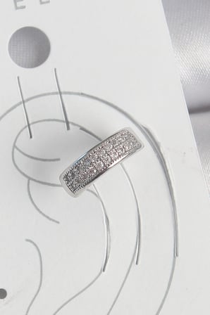Pirinç Gümüş Renk Zirkon Taşlı Kıkırdak Model Kadın Küpe - Lisinya
