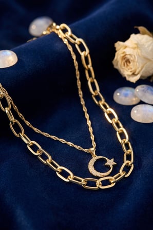 Gold Renk Pirinç Ay Yıldız Model Kombin Kadın Kolye - Lisinya