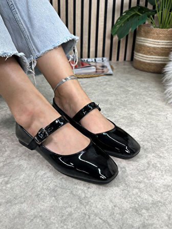 Günlük Kadın Babet Oval Burunlu Sade Şık Alçak Topuklu Tokalı Hafif Rahat Ayakkabı M-506