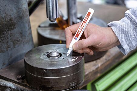 Edding 750 Boya Dekor Marker 2-4 mm Altın