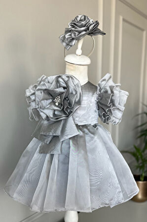 Özel Tasarım Kız Çocuk Elbise, Omzunda Çiçek ve İnci Detaylı, Kolu Fırfırlı, Taç Aksesuarlı