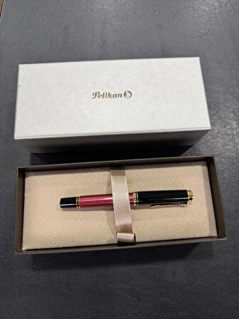 Pelikan Fountain pen Souverän M400 Black-Red / M