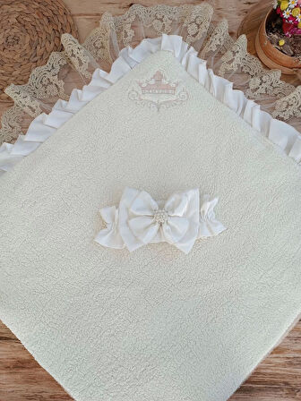 Eterella Yenidoğan Wool Yün Kumaş Taç Nakışlı Güpür Duvaklı Fiyonk Prizma Taş Unisex Kundak Bebek Battaniyesi Bej