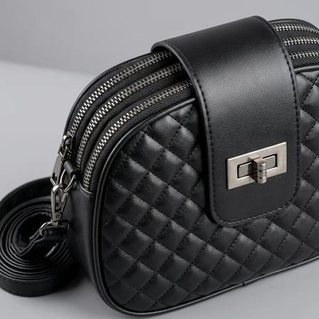 Bezos Siyah Yumuşak Deri Baklava Desenli 3 Gözlü Fermuarlı Kadın Omuz Çantası 22x16 cm MAC