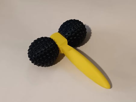 Trendexa 3D Baskı Çift Toplu Masaj Aleti Dikenli Toplu Ergonomik Saplı Kol ve Bacak Masaj Aparatı Sarı Siyah MAC