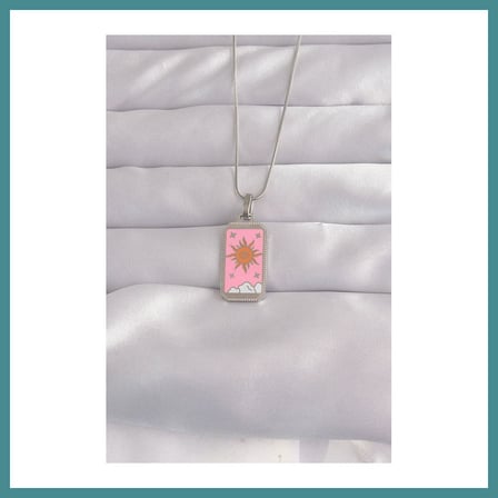Trendexa 316L Çelik Gümüş Renk Pembe Mineli Güneş Model Tarot Kolye MAC