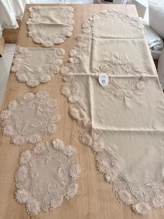 Trendexa Salon Takımı Çeyizlik Kapiçino Runner Set 5 Parça Keten Masa Örtüsü Runneri Flowers MAC