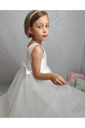 Kız Çocuk Ada Model Abiye Beyaz Bel İncili Elbise