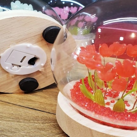 Şık Cam Fanus İçinde Led Işıklı Lale 10 cm Dekoratif