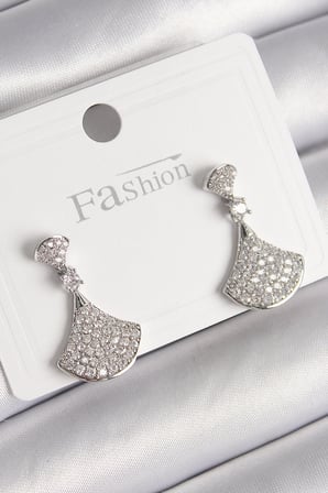 Zirkon Taşlı Motif Küpe Gümüş Renk Pirinç 1 Adet