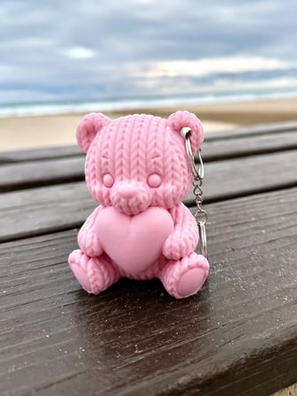 3D Baskı Kalpli Örgü Ayıcık Anahtarlık - Sevimli Çanta Süsü-Pembe