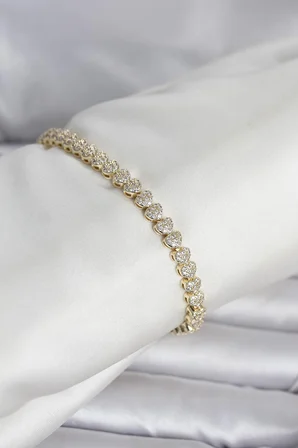 Pirinç Gold Renk Kalp Model Sıralı Zirkon Taşlı Kadın Bileklik 5886