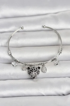 Pirinç Gümüş Renk Leopar Detaylı Charmlı Kadın Bileklik 5886