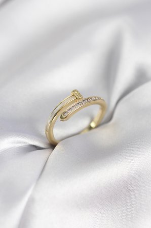 Zirkon Taşlı Gold Renk Yassı Çivi Model Kadın Yüzük 5886
