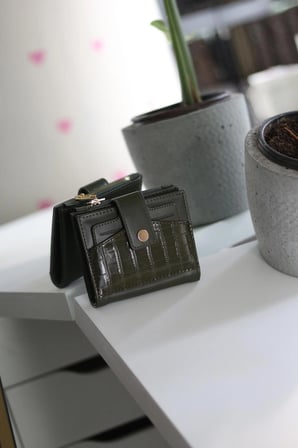 Kadın Haki Yeşil Kroko Desenli Kartlık Detaylı Kare Cüzdan