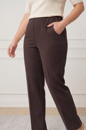 Kadın Beli Lastikli Yan Cepli Önden Dikişli Düz Paça Pantolon