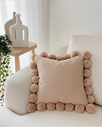 Ponponlu kahverengi kırlent kılıfı 40 x 40