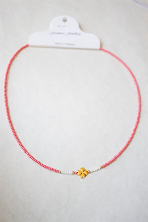 Kum Boncuklu Yonca Kolye - Nar Çiçeği