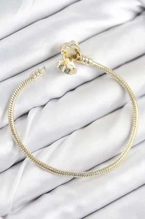 Pirinç Charm Zirkon Taşlı Yonca Model Gold Renk Kadın Bileklik