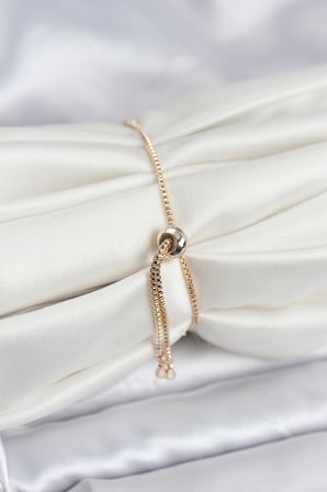 Yonca Model Zirkon Taşlı Gold Renk Asansörlü Su Yolu Bileklik
