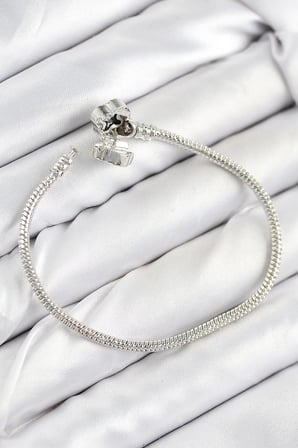 Mey İthalat® Pirinç Charm Zirkon Taşlı Yonca Model Gümüş Renk Kadın Bileklik