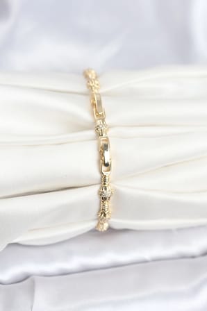 Mey İthalat® Pirinç Gold Renk VIP Seri Punta Model Zirkon Taşlı Kadın Bileklik