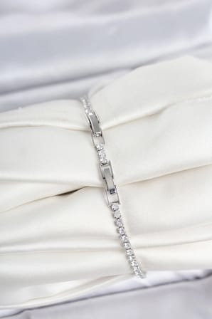Mey İthalat® Pirinç Gümüş Renk Çiçek Model Su Yolu Kadın Bileklik