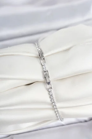Mey İthalat® Pirinç Gümüş Renk Zirkon Taşlı Çavuş Model Su Yolu Kadın Bileklik